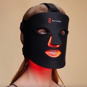 New BON CHARGE Red Light Face Mask LED Face Mask Opened Box